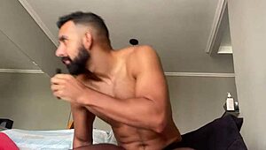 hey check out dan sanches live streaming his daily workout routine with those muscular legs flashing