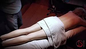 i paid for that massage but she oiled up n flashed her wet shaved pussy 😏💦