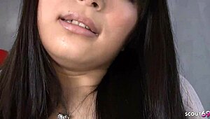 japanese teen squirts hard from hitachi—wanna see? 💦😱