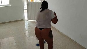 Chubby Colombian shakes huge ass masturbating juicy pussy