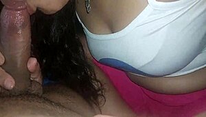 mi garganta profunda tragando tu pene entero 😍 y tu leche caliente en mi cara 💦