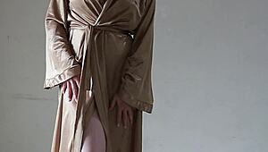 damn my big ass feels huge in this satin robe, wanna see me tease it? 
