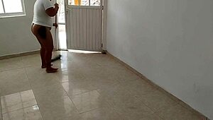Chubby Colombian shakes huge ass masturbating juicy pussy