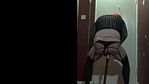 i'm mark wright, this bisexual crossdresser's ass rides dildo then sucks it atm... wishin it was urs