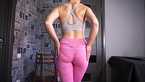 wanna worship this pawg asian milf's tight leggings panty line ass?