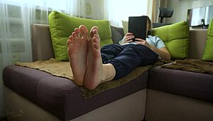 wanna see this sexy 18+ teen's bare wrinkled soles in socks?!