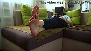 wanna see this sexy 18+ teen's bare wrinkled soles in socks?!