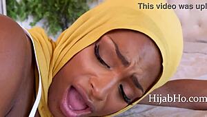 surrogate stepdaughter deal: pregnant arab milf fucks for freedom 😲