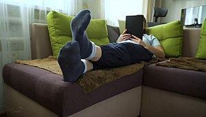 wanna see this sexy 18+ teen's bare wrinkled soles in socks?!