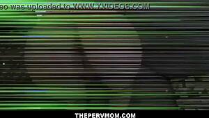 BIG ASS STEPMOM FREEDOM FUCKS STEPSON ON LAPTOP POV