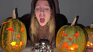 Squirting milf on Halloween begs you not to cum till end