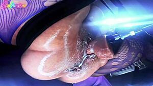 fat mama's big wet cunt gets machine punched