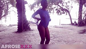 Hey wanna see me butt naked fucking outdoors on the street?