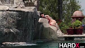 ginormous bootied babe endures hardcore anal pounding from hardx