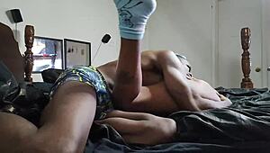 Thr33gtv Eats Choklatee's Pretty Pink Pussy Smother!