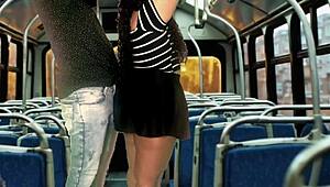 Follando en bus transporte publico en movimiento ojala se pueda repetir