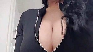 tetona influencer starts adult content vids 😏