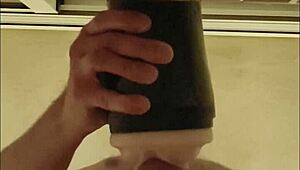 🤯 fucking my fleshlight so hard it makes me shake with orgasm 😩💦
