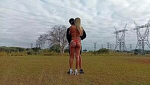minha esposa fode na minha frente no campo eu filmo tudo
