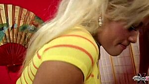 Super submissive maxine x gets out of the cage
