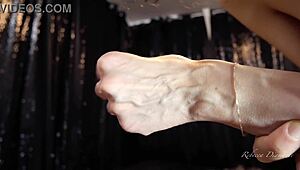 Rebecca Diamante Shows Her Hand Veins While Topless