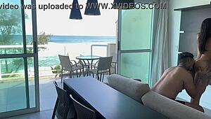 cheguei da praia e gozei gostoso no pau do bandido