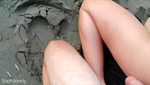 me folla un desconocido en la playa y me follan porno real