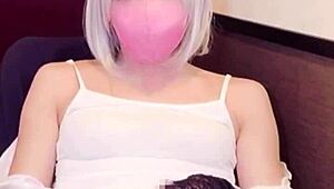 mask beauty crossdressing and masturbating while streaming