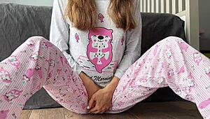 Stepsister small 18+ boobs in pajama fuck finger pussy and squirting cum close up
