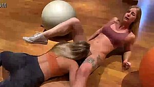 Riley rae eats my pussy until i orgasm in the gym