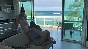 cheguei da praia e gozei gostoso no pau do bandido