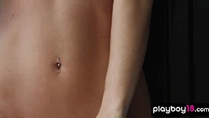 Nikki Leigh shows her tits?