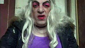 bisexual crossdresser tastes pee on camera together