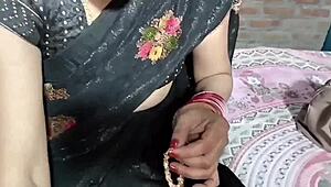 Indian beautiful bhabhi pisses in black saree