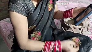 Indian beautiful bhabhi pisses in black saree