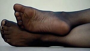 feet look great in nylon pantyhose