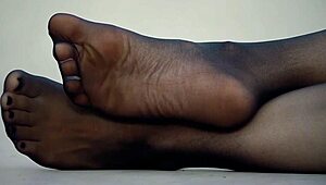 feet look great in nylon pantyhose