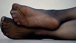 feet look great in nylon pantyhose
