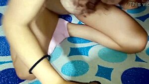 hijastra colombiana alexia recibe llamada por telefono de su esposo mexicano