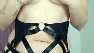diversion en latex deliciosa kitty kyara