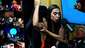 Didy reis shows her beautiful breasts during podcast