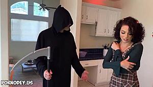 teen babysitter satine summers gets rough fucked