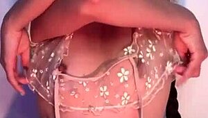 young colombian girlfriend masturbates and cums