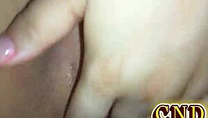 Gostosa misses boyfriend and sends him a hot video