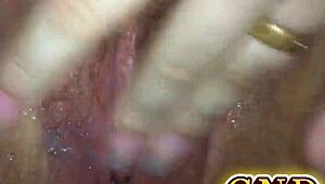 Gostosa misses boyfriend and sends him a hot video
