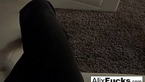 Client fingers two lesbian strippers at club