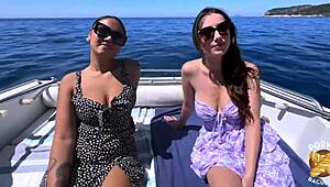 Hellolimoon And Elektra Belles Coquines Se Font Poutrer En Mer