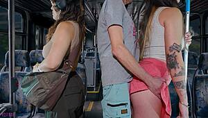 masturbando a un extrano en el autobus