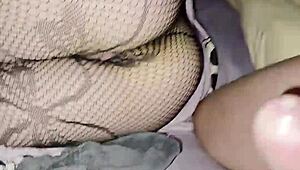 Cum on girlfriends big ass in tights while she rests