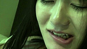 女友達を呼び出しホテルでオナニーしてハメる